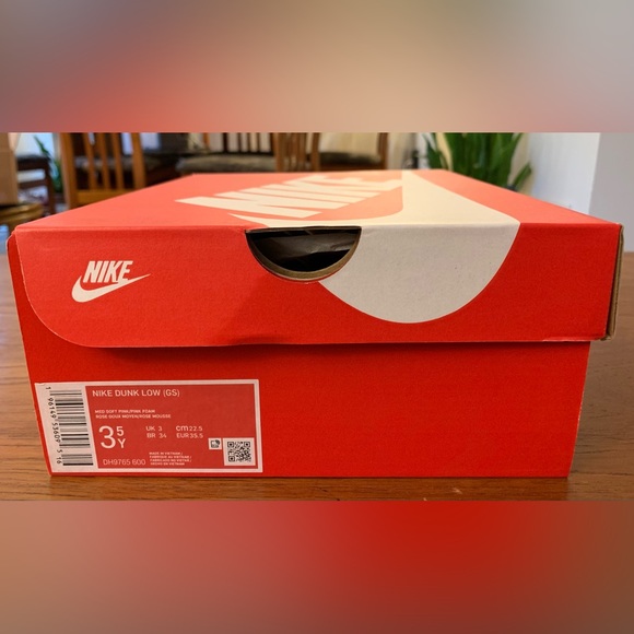 NEW Nike Dunk Low Triple Pink GS - Size 3.5Y / 5W - DH9765-600 Sneakers Shoes - Picture 6 of 13